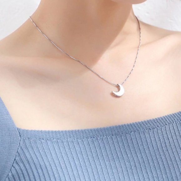NEW 925 Sterling Silver Simple Moon Necklace - Picture 4 of 8